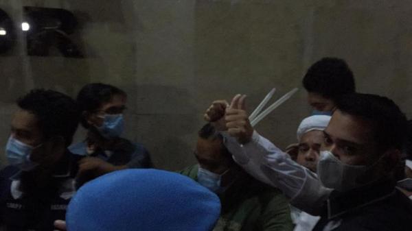 habib rizieq Imam Besar Front Pembela Islam (FPI), Habib Rizieq Shihab ditahan Polda Metro Jaya. (Foto: MNC Portal)