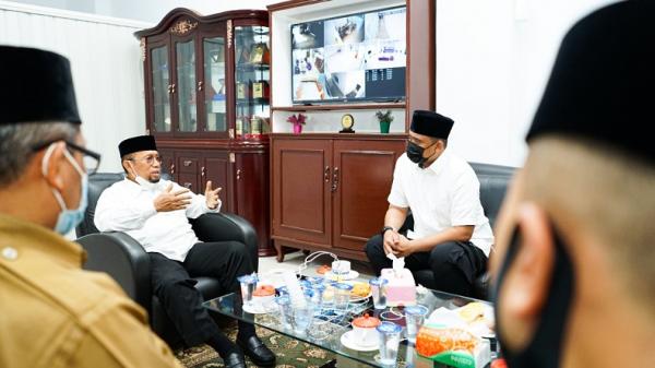 Calon Wali Kota Medan Nomor Urut 2, Muhammad Bobby Afif Nasution menemui sejumlah tokoh agama dan ulama usai dinyatakan menang dalam quick count Pilkada Medan yang digelar sejumlah lembaga survei. (Foto: Istimewa)