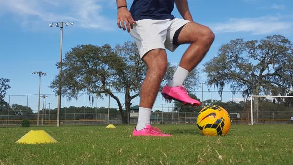 Ball Control (Foto: Soccer Training)