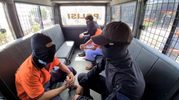 Terduga teroris JI Dua terduga teroris Upik dan Zulkarnain dibawa dari Lampung ke Jakarta (Istimewa)