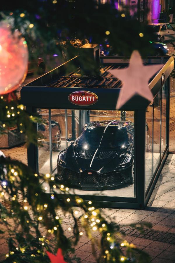 16 Bugatti 11