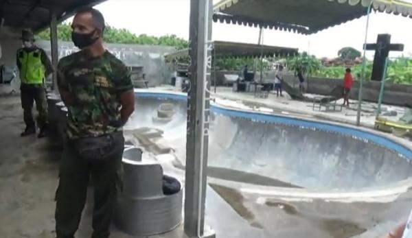 Tim gabungan mendatangi Pretty Poison Bar di Canggu, Kuta tempat puluhan warga negara asing menggelar party tanpa mematuhi protokol kesehatan. (iNews.id/Bagus Alit)