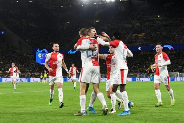 5 Teknik Dasar Sepak Bola yang Perlu Diketahui