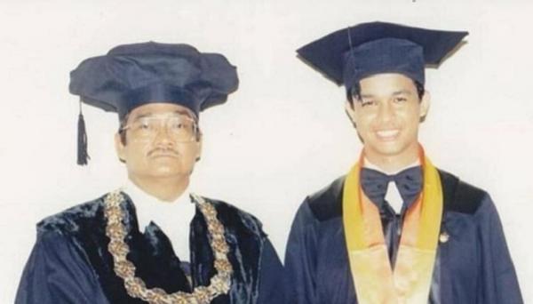 Anies Baswedan saat masih kuliah di UGM. (Foto Instagram Anies Baswedan).