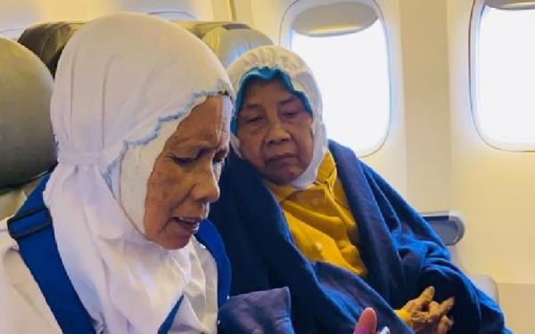 ibu dan kakak mahfud md Foto kakak dan ibunda yang diunggah Mahfud MD memperingati Hari Ibu, Selasa (22/12/2020). (Foto: Istimewa)