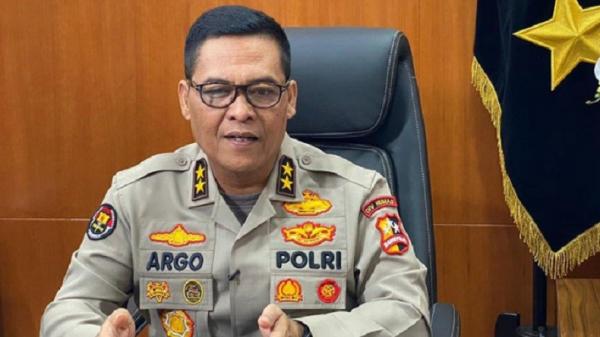 Kadiv Humas Polri Irjen Pol Argo Yuwono (tengah) dalam konferensi pers penetapan tersangka kebakaran Kejagung di Bareskrim Polri, Jumat (13/11/2020). (Foto: Okezone/Muhammad Rizky).