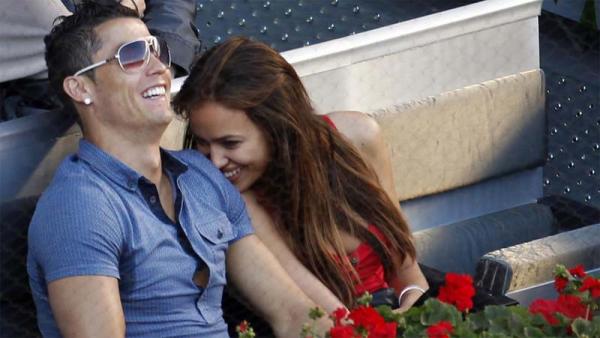 Cristiano Ronaldo Irina Shayk 2 Kebersamaan Cristiano Ronaldo dengan Irina Shayk. (Foto: Ibtimes)