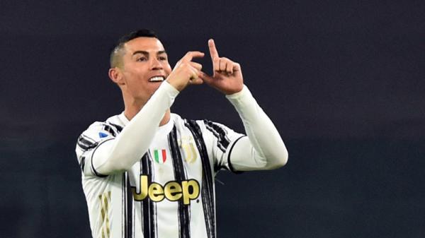 Cristiano Ronaldo 1 Striker Juventus Cristiano Ronaldo cuma butuh dua gol untuk jadi pemain tersubur sepanjang masa. (Foto: Reuters)