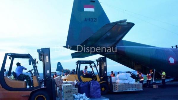 Pesawat TNI AU kembali diberangkatkan dari Bandara Halim Perdanakusuma, Jakarta Timur ke Banjarmasin, Kalimantan Selatan (Kalsel), Sabtu (16/1/2021). (Foto: Dok. Dispenau).