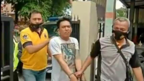 rampas-2 Pelaku perampasan ponsel di Sidoarjo Jatim (Pramono Putra/iNews)