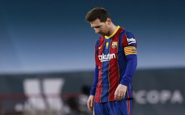 Kapten Barcelona Lionel Messi jadi sorotan usai mendapat kartu merah akibat memukul pemain Athletic Bilbao, Asier Villalibre. (Foto: Reuters)
