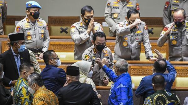 21 Antara Listyo Sigit Prabowo 1 Ketua DPR Puan Maharani dan Komjen Pol Listyo Sigit Praboowo (Foto: Sindo/ Abdul Rochim)
