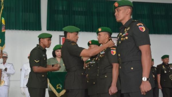 Bagus Suryadi Tayo ist Wair Kostrad Brigjen TNI Bagus Suryadi Tayo (tengah) saat masih menjabat Danrem 083/Baladhika Jaya beberapa waktu lalu. (Foto: Kominfo Jatim)