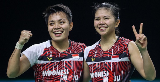 Greysia Polii/Apriyani Rahayu mengalahkan duo Malaysia Vivian Hoo/Yap Cheng Wen pada matchday kedua BWF World Tour Finals, Kamis (28/1/2021) sore. (PBSI)