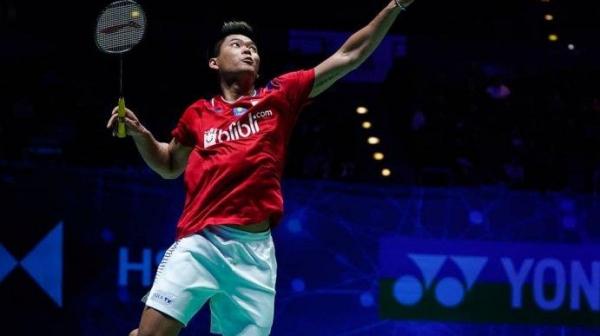 Praveen Jordan kesulitan mengeluarkan smash geledek saat beraksi pada matchday ketiga BWF World Tour Finals 2020. Ini penyebabnya. (Foto: Instagram allenglandofficial)