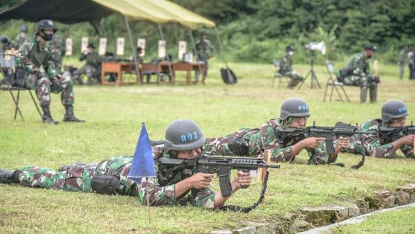 Detasemen Kawal Khusus Kementerian Pertahanan RI latihan tembak di Pusat Pendidikan dan Latihan Kopassus, Batujajar. (Foto: Istimewa)