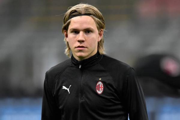 Jens Petter Hauge AC Milan merilis nama-nama pemain yang tampil pada fase gugur Liga Europa. Pelatih Stefano Pioli mencoret nama Jens Petter Hauge. (Foto: Milan Reports)