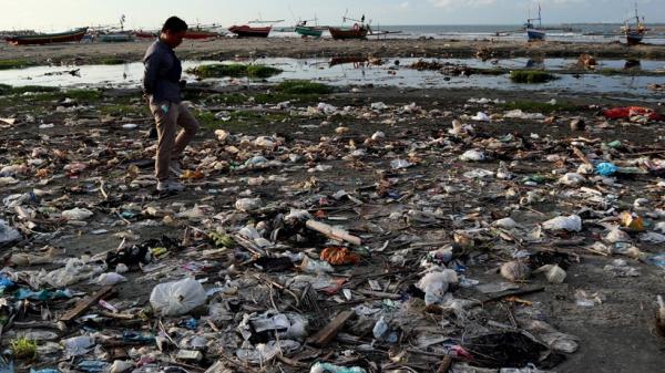 Pantai Jakat Bengkulu Tercemar Sampah Rumah Tangga