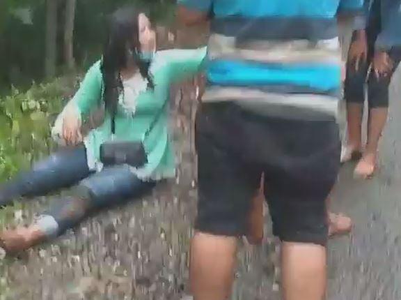 Korban kecelakaan mobil terguling dan terbakar di Tanjakan Pakeman, Kendal. (Foto: Instagram)