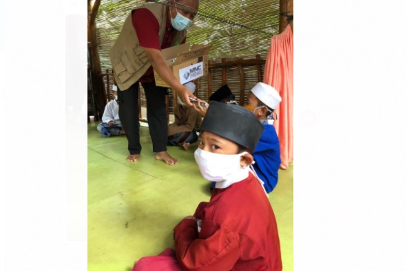 mnc peduli 2 MNC Peduli memberikan bantuan untuk Sekolah Alam Tunas Mulia.