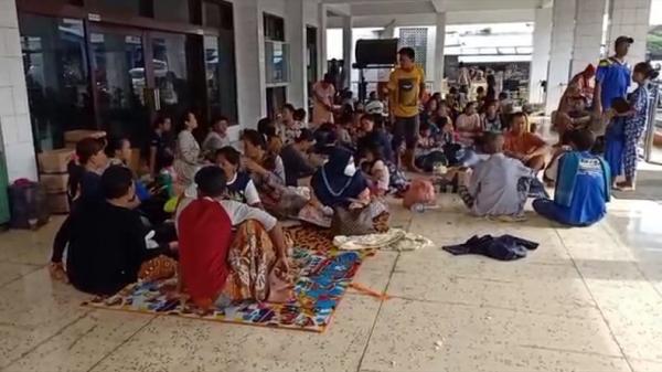 Korban Banjir Indramayu Mulai Terserang Penyakit Gatal Gatal Dan Demam