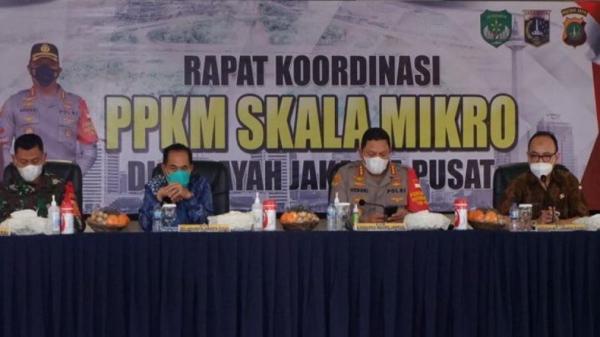 Kepala BKKBN Hasto Wardoyo dengan Menag Yaqut Cholil Qoumas (Foto: Sindo)