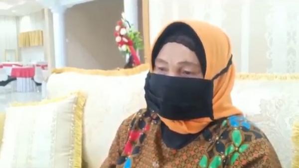 Kepala SDN 169 Sadar Siti Hamsinah. (Foto: iNewsTv/Bulan Sri Indra Maya)