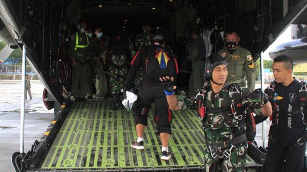 Pasukan elite TNI AU, Korps Paskhas, wajib memiliki kemampuan para-komando atau parako. (Foto: Okezone).