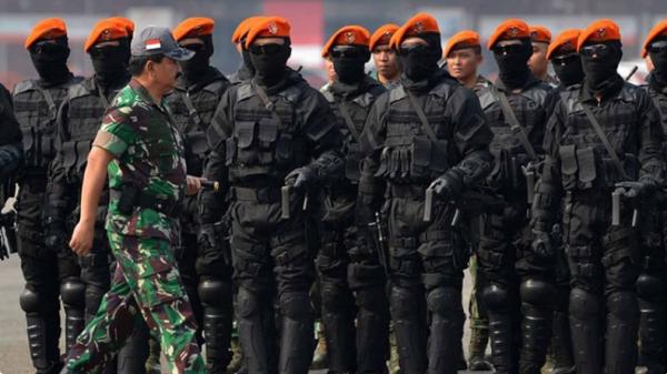 Paskhas atau Korps Baret Jingga memiliki kemampuan tempur untuk merebut dan menguasai pangkalan udara musuh. (Foto: Dispenau)