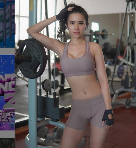 Vania Keringat Kondisi banjir Karawang dan Bekasi akibat tanggul jebol melalui pantuan udara. (Foto screenshot video BNPB).