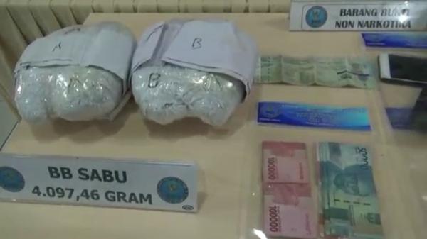 Narkoba jenis sabu seberat 4 kilogram diamankan BNNP Lampung (Ruslan AS/MNC Portal)