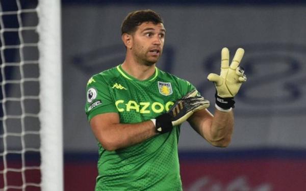 Kiper Aston Villla Emiliano Martinez (Foto: Indian Express)