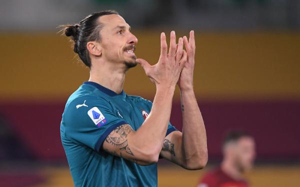 Zlatan Ibrahimovic Tiga pemain AC Milan Zlatan Ibrahimovic, Hakan Calhanoglu dan Ante Rebic jadi tumbal kemenangan 2-1 atas AS Roma, Senin (1/3/2021) dini hari WIB. (Foto: Reuters)