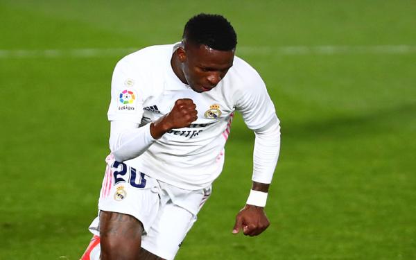 Vinicius Junior menyamai rekor Raul Gonzalez usai jadi menyelamatkan Real Madrid dari kekalahan lawan Real Sociedad, Selasa (2/3/2021) dini hari WIB. (Foto: Reuters)