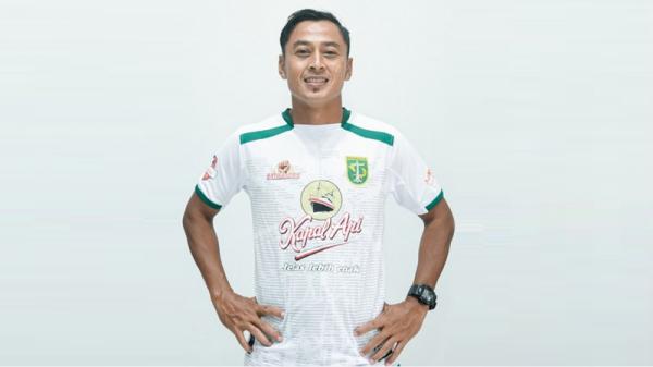 Samsul Arif bangga bergabung Persebaya Surabaya. (Foto: Persebaya)