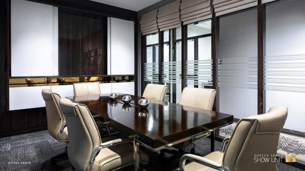 Podomoro 7 Ruang meeting dengan desain minimalis yang mengedepankan fungsionalitas agar pemakaian lahan lebih efisien.