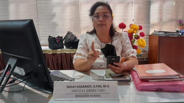 Noufi Karamoy, guru Aprilia Manganang Noufi Karamoy, guru Aprilia Manganang di SMA Negeri 1 Manado. (Foto: MNC Portal/Subhan Sabu)