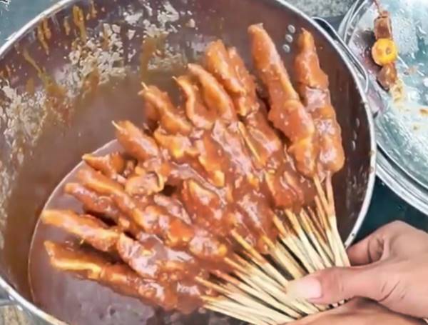 Sate Padang Sate Padang, Makanan Khas Minangkabau yang Banyak Diminati