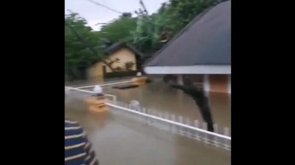 Banjir Di Perumnas Antang Makassar Setinggi Atap Rumah