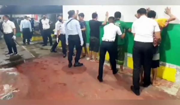Razia Rutan Kelas IIA Pontianak, Kamis (11/3/2021) dini hari. (Foto: iNews/Uun Yuniar)