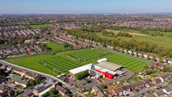 Kamp latihan Liverpool di wilayah Kirkby disorot dari udara. (Foto: The Sun)
