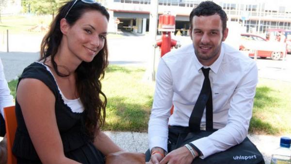 Samir Handanovic dengan istrinya, Zoja Trobec. Samir Handanovic dengan istrinya, Zoja Trobec. (Foto: slovenskenovice)
