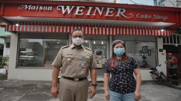 Ahmad Basri (61), muazin penyandang tunanetra saat ditemui di rumahnya Dusun Purworejo, Desa Kalipait, Kecamatan Tegaldlimo, Kabupaten Banyuwangi, Jatim, Sabtu (20/3/2021). (Foto: iNews/Eris Utomo)