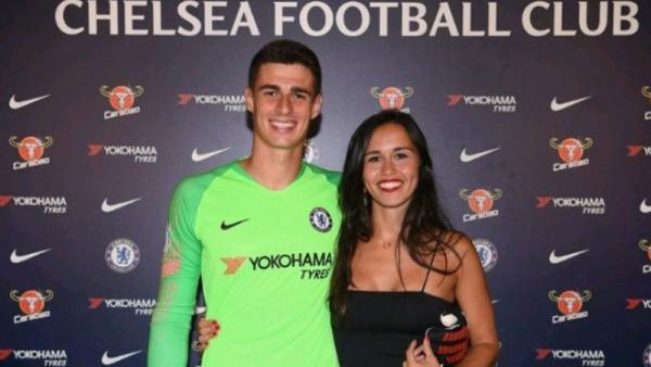 Kepa Arrizabalaga (kiri) bersama Andrea Perez. (Foto: networthleaks)