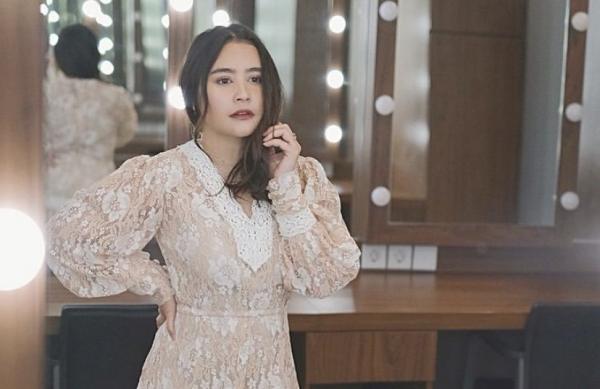 Dekat dengan Adik Ricky Harun, Prilly Latuconsina dapat Restu Donna Harun   