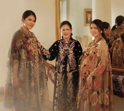 Selvi juga pernah tampil kompak dengan ibu mertua. (Foto: IG)