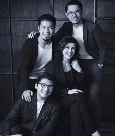 Desiree bersama ketiga puteranya. (Foto: IG)