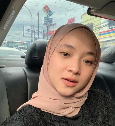 Nissa Sabyan pashmina Nissa Sabyan dengan pashmina warna salem. (Foto: IG)