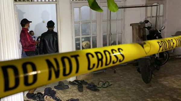 Rumah ZA di Ciracas, Jakarta Timur dipasang garis polisi. (Foto: Sindo)