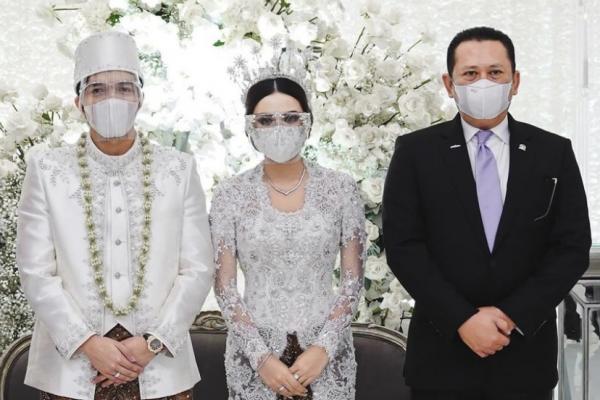 21D8500B EE00 4343 89F5 99CF4EBEC70E